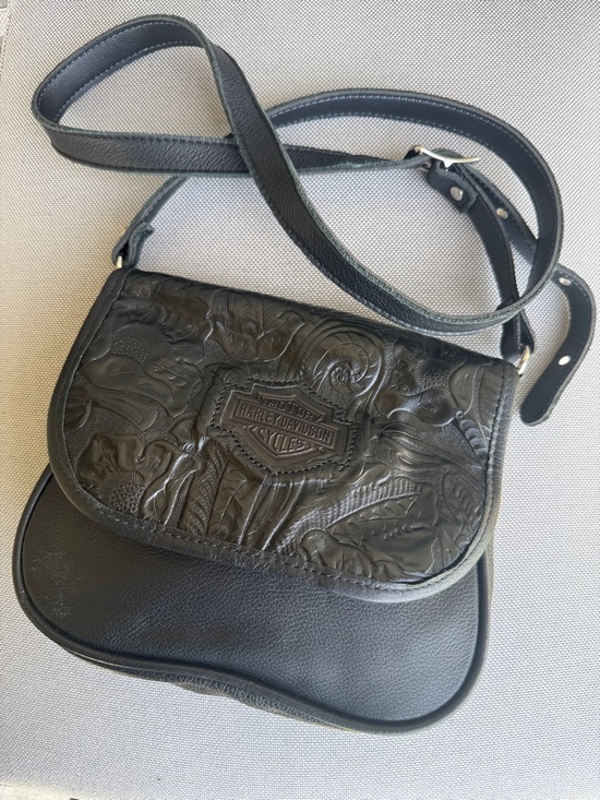 Harley-Davidson Handbags - Harley-Davidson Black Embossed Floral Leather Crossbody